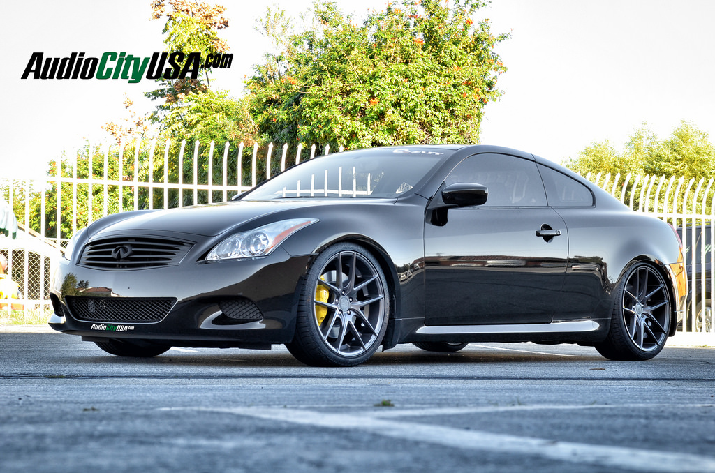 photo 5 Infiniti G37 custom wheels Niche Targa 20x8.5, ET , tire size 245/35 R20. 20x10.0 ET 275/30 R20