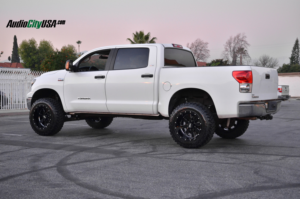 photo 3 Toyota Tundra custom wheels Moto Metal 962 20x12.0, ET , tire size 315/60 R20. x ET 