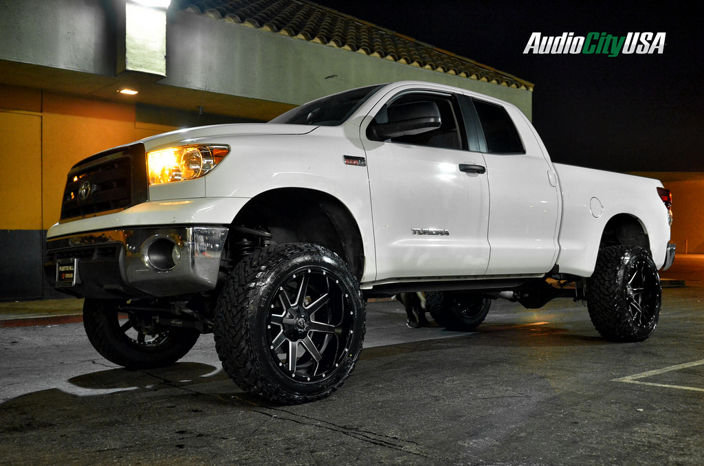 photo 2 Toyota Tundra custom wheels Fuel Maverick D262 22x12.0, ET , tire size 315/50 R22. x ET 