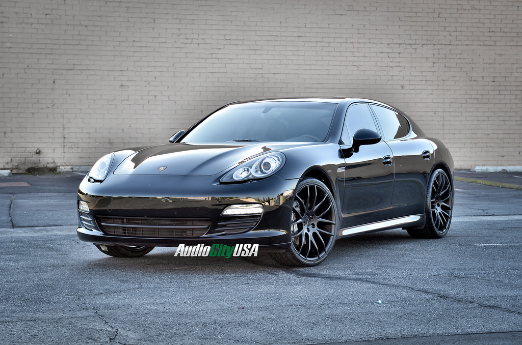 photo 2 Porsche Panamera custom wheels Giovanna Kilis 22x, ET , tire size 265/30 R22. x ET 315/25 R