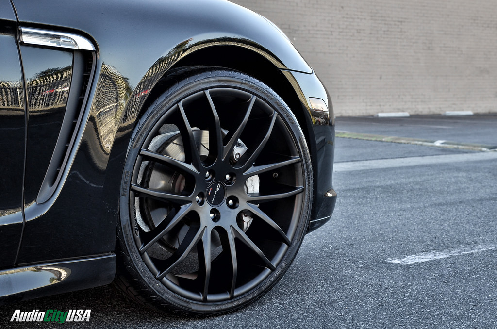 photo 1 Porsche Panamera custom wheels Giovanna Kilis 22x, ET , tire size 265/30 R22. x ET 315/25 R