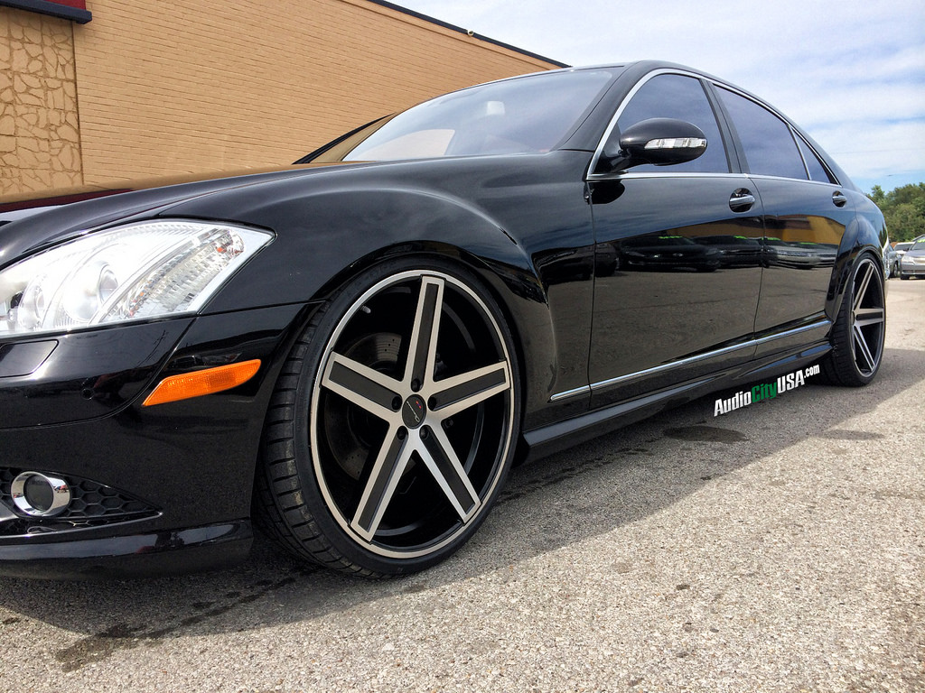photo 1 Mercedes-Benz S-Class custom wheels Giovanna Dramuno 5 22x9.0, ET , tire size 245/30 R22. 22x10.5 ET 295/25 R22