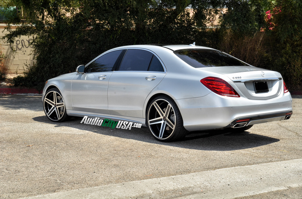 photo 8 Mercedes-Benz S-Class custom wheels Giovanna Dramuno 5 22x9.0, ET , tire size 245/30 R22. 22x10.5 ET 295/25 R22