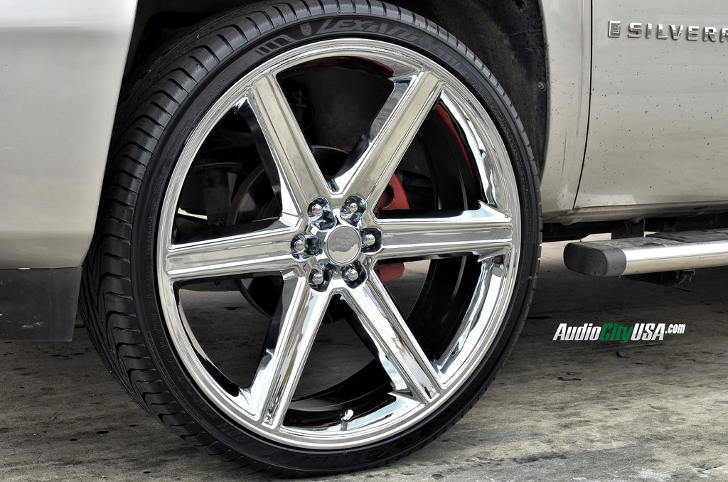 photo 1 Chevrolet Silverado 2500HD custom wheels IROC 6 Chrome 26x, ET , tire size 295/30 R26. x ET
