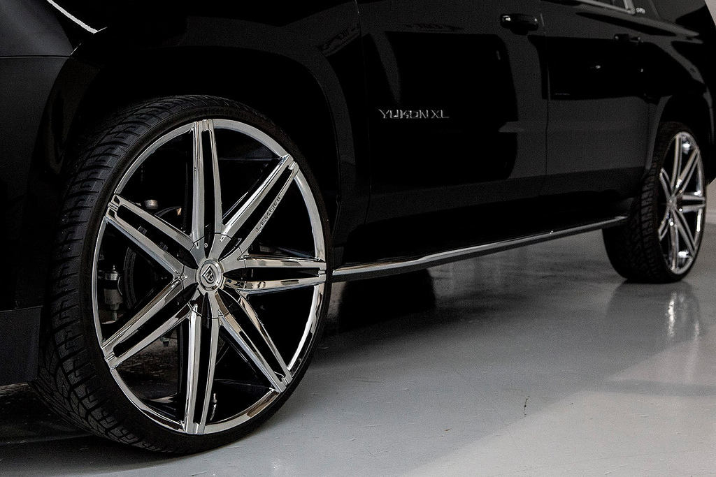photo 1 GMC Yukon XL 1500 custom wheels Lexani Johnson 2 28x, ET , tire size X R28. x ET 