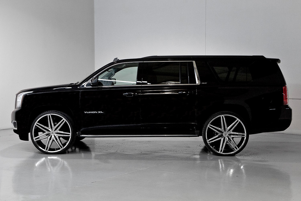 photo 4 GMC Yukon XL 1500 custom wheels Lexani Johnson 2 28x, ET , tire size X R28. x ET 