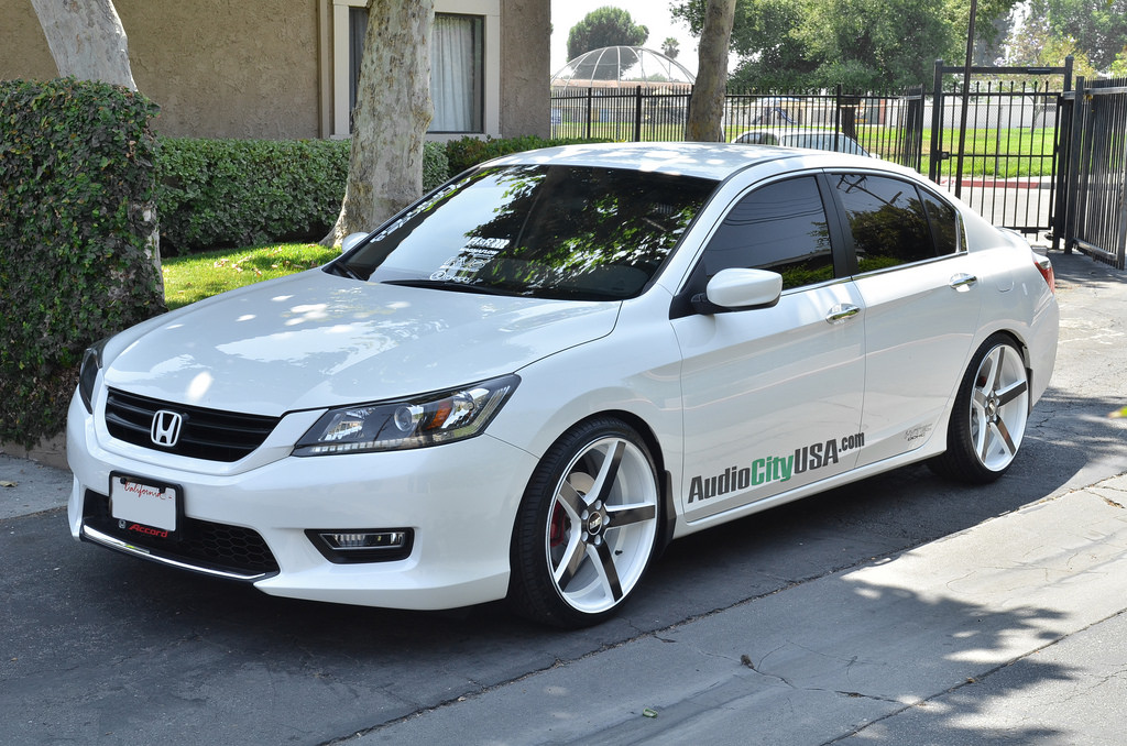 photo 2 Honda Accord custom wheels STR 607 20x9.0, ET , tire size 225/35 R20. x ET 