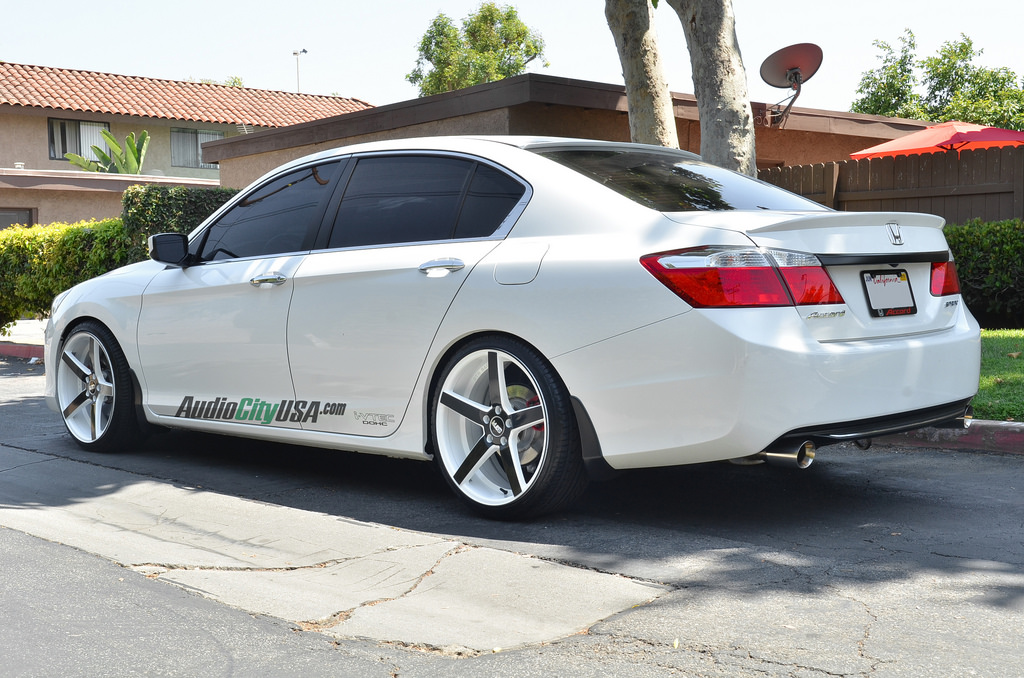 photo 3 Honda Accord custom wheels STR 607 20x9.0, ET , tire size 225/35 R20. x ET 