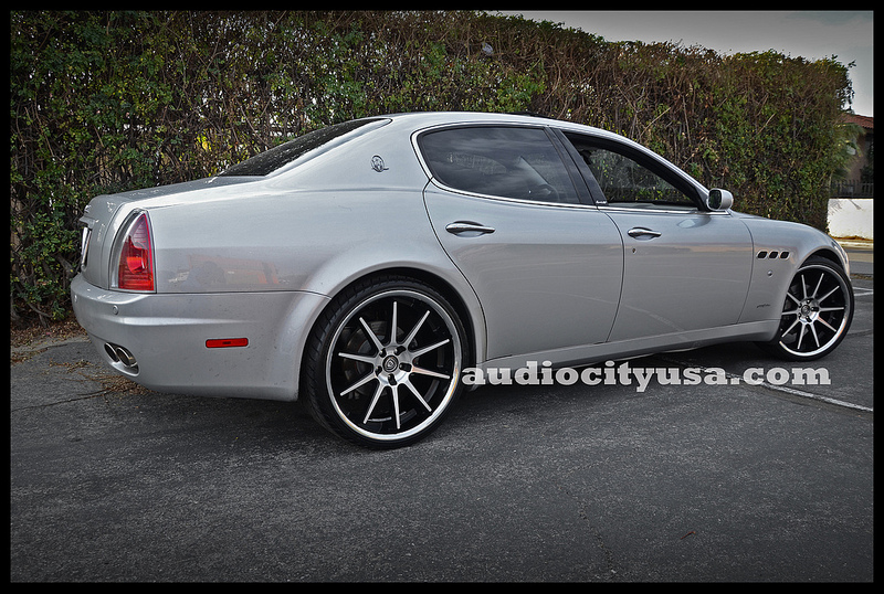 photo 1 Maserati Quattroporte custom wheels Lexani R10 22x9.0, ET , tire size 265/30 R22. 22x10.5 ET 295/25 R22