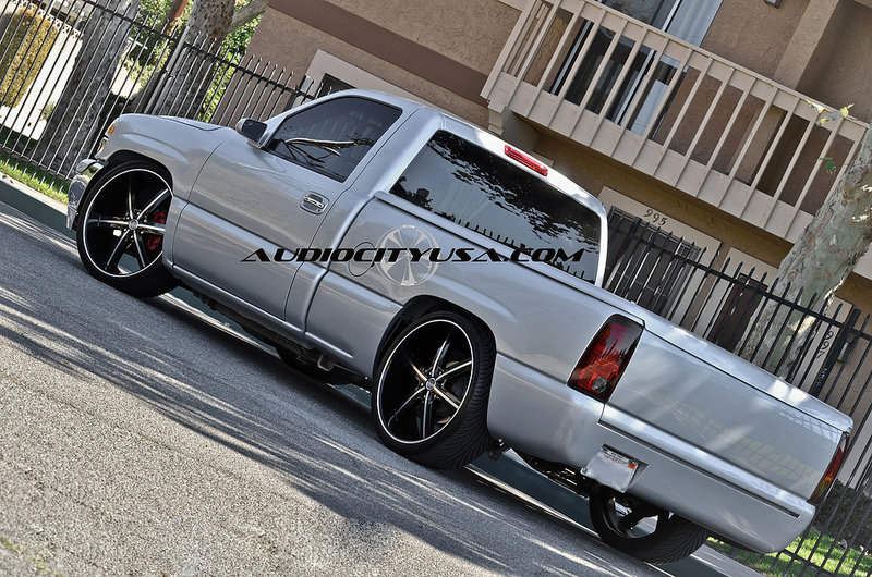 photo 4 Chevrolet Silverado 1500 custom wheels U2 55 24x, ET , tire size 275/30 R24. x ET 