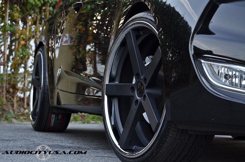 photo 1 Hyundai Veloster custom wheels Giovanna Mecca 20x8.5, ET , tire size 225/30 R20. x ET
