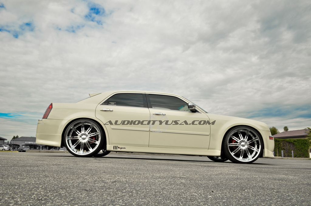 photo 2 Chrysler 300 custom wheels Velocity VW 800 24x10.0, ET , tire size 275/25 R24. x ET