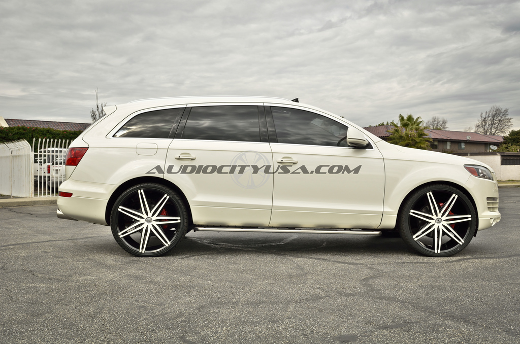 photo 2 Audi Q7 custom wheels Lexani Johnson 24x10.0, ET , tire size 275/30 R24. x ET