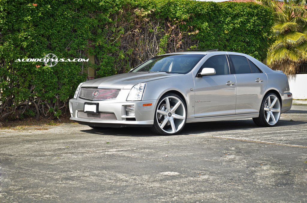 photo 2 Cadillac STS custom wheels Lexani R6 22x9.0, ET , tire size 245/30 R22. 22x10.0 ET 275/25 R22