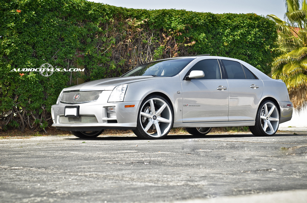 photo 6 Cadillac STS custom wheels Lexani R6 22x9.0, ET , tire size 245/30 R22. 22x10.0 ET 275/25 R22
