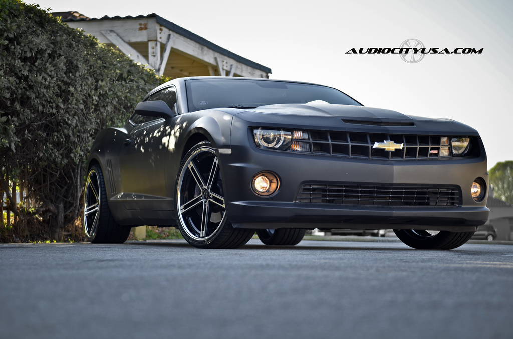 photo 2 Chevrolet Camaro custom wheels Zanetti Capri 22x9.0, ET , tire size 265/35 R22. 22x10.5 ET 295/30 R22
