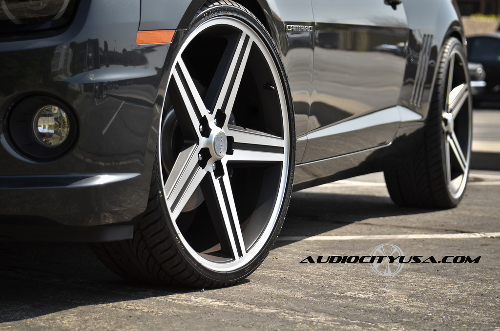photo 4 Chevrolet Camaro custom wheels IROC  24x, ET , tire size 275/25 R24. x ET 