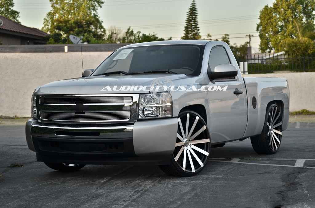 photo 2 Chevrolet Silverado 1500 custom wheels Velocity VW 12 26x10.0, ET , tire size 255/30 R26. x ET 