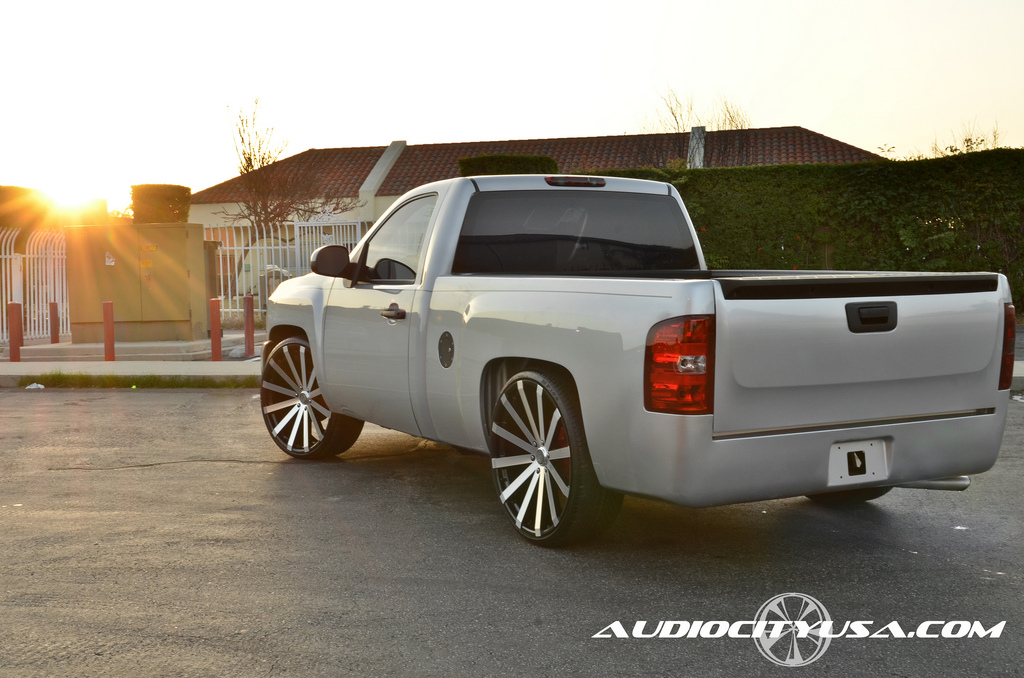 photo 3 Chevrolet Silverado 1500 custom wheels Velocity VW 12 26x10.0, ET , tire size 255/30 R26. x ET 