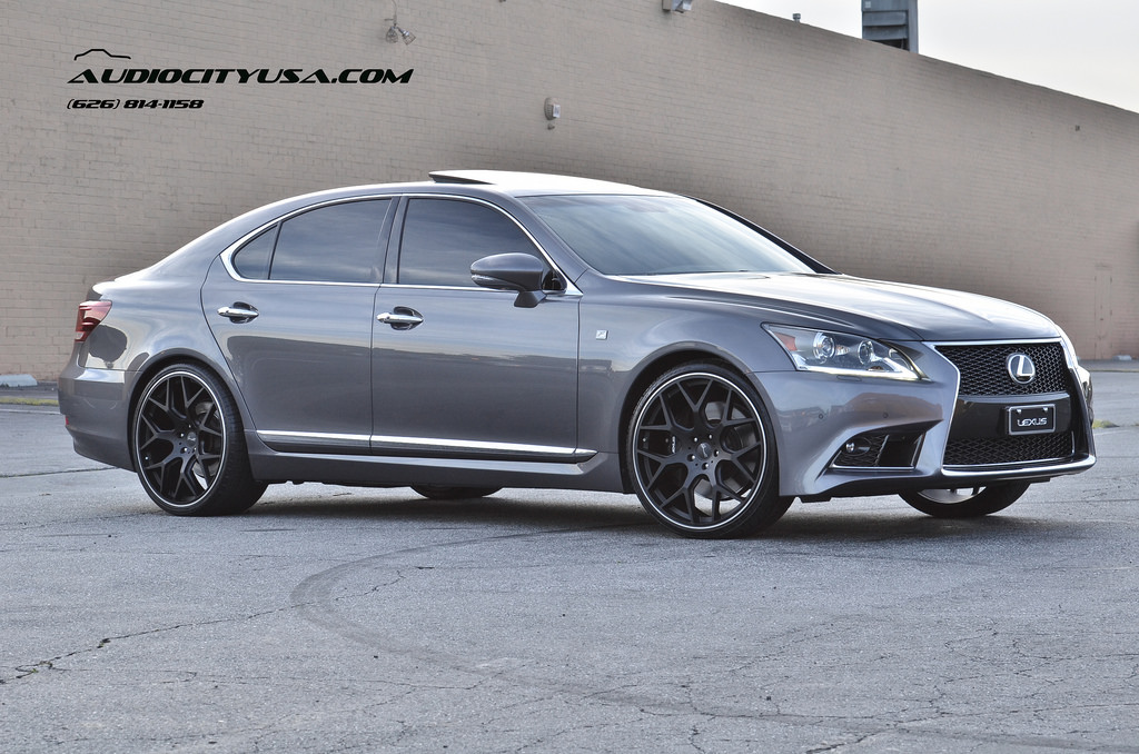 photo 3 Lexus LS 460 custom wheels Gianelle Puerto 22x9.0, ET , tire size 245/30 R22. 22x10.5 ET 295/25 R22