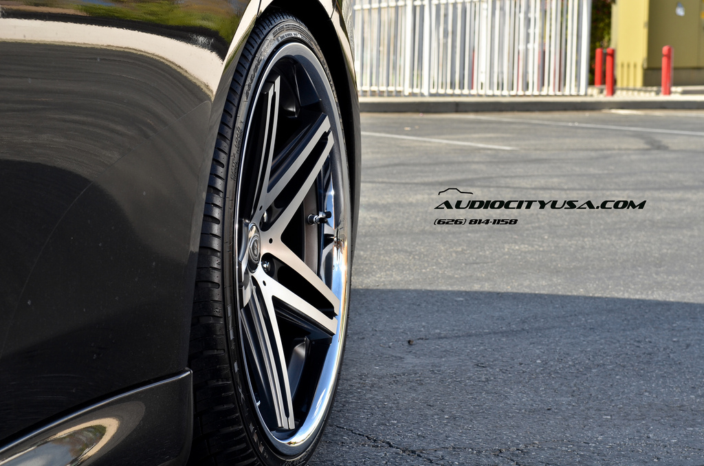 photo 4 Porsche Panamera custom wheels Lexani R five 22x9.0, ET , tire size 245/30 R22. 22x10.0 ET 295/25 R22