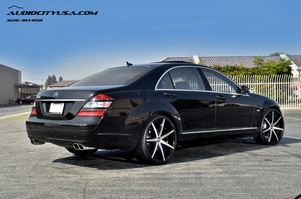 photo 4 Mercedes-Benz S-Class custom wheels Lexani R seven 22x9.0, ET , tire size 245/30 R22. 22x10.0 ET 295/25 R22