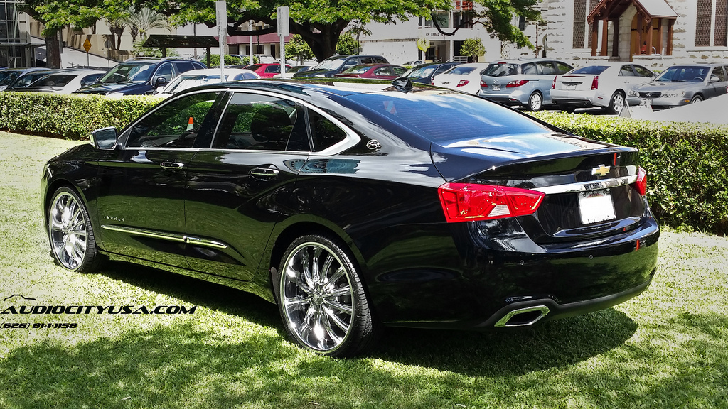 photo 2 Chevrolet Impala custom wheels Borghini B15 22x8.0, ET , tire size 225/30 R22. x ET