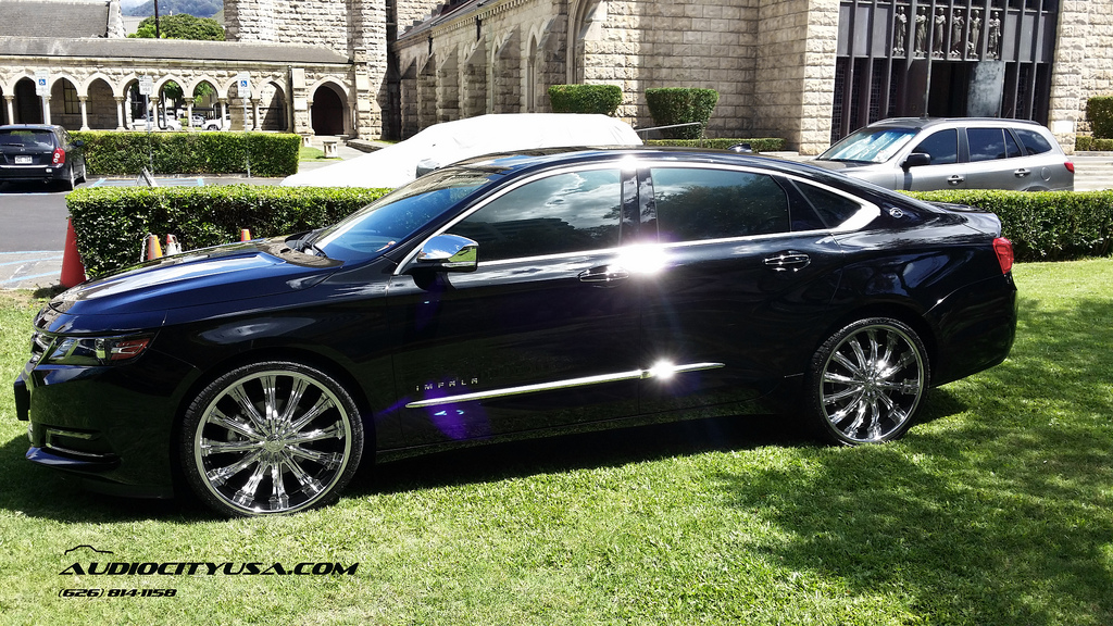 photo 3 Chevrolet Impala custom wheels Borghini B15 22x8.0, ET , tire size 225/30 R22. x ET