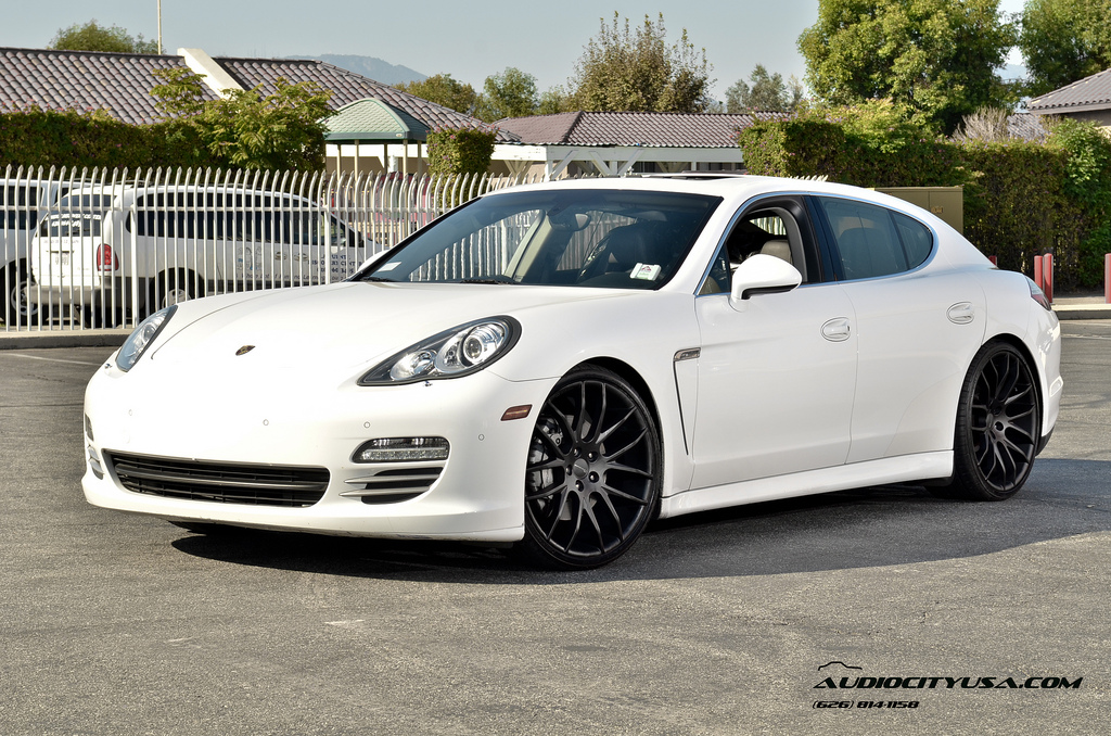 photo 2 Porsche Panamera custom wheels Giovanna Kilis 22x9.0, ET , tire size 265/30 R22. 22x10.5 ET 305/25 R22