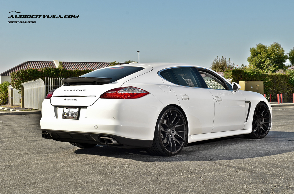 photo 4 Porsche Panamera custom wheels Giovanna Kilis 22x9.0, ET , tire size 265/30 R22. 22x10.5 ET 305/25 R22