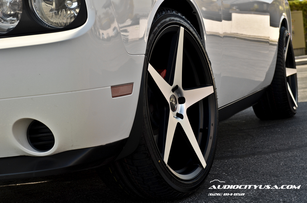 photo 1 Dodge Challenger custom wheels Blaque Diamond BD 300 22x9.0, ET , tire size 265/35 R22. 22x10.5 ET 295/30 R22