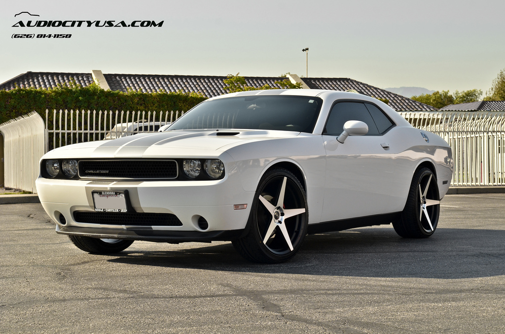 photo 5 Dodge Challenger custom wheels Blaque Diamond BD 300 22x9.0, ET , tire size 265/35 R22. 22x10.5 ET 295/30 R22