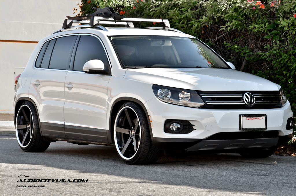 photo 6 Volkswagen Tiguan custom wheels Giovanna Mecca 20x10.0, ET , tire size 245/35 R20. x ET 
