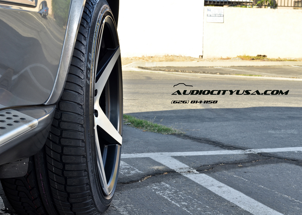 photo 3 BMW X5 custom wheels Blaque Diamond BD 300 22x10.5, ET , tire size 285/35 R22. x ET