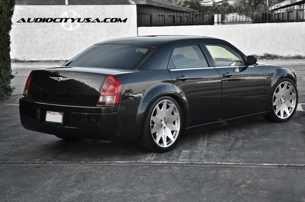 photo 2 Chrysler 300 custom wheels MRR HR3 22x9.0, ET , tire size 265/35 R22. x ET