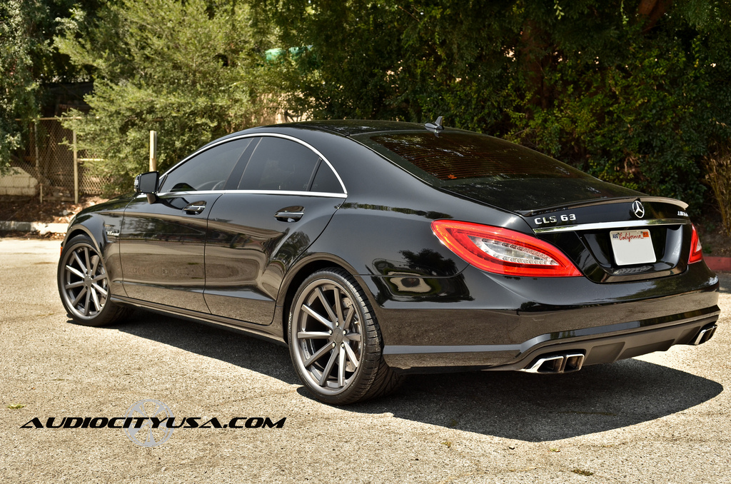 photo 2 Mercedes-Benz CLS-Class custom wheels Vossen CV1 20x9.0, ET , tire size 255/35 R20. 20x10.5 ET 305/25 R20