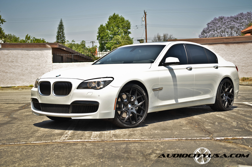 photo 1 BMW 750 custom wheels Giovanna Puerto 22x9.0, ET , tire size 265/30 R22. 22x10.5 ET 295/25 R22