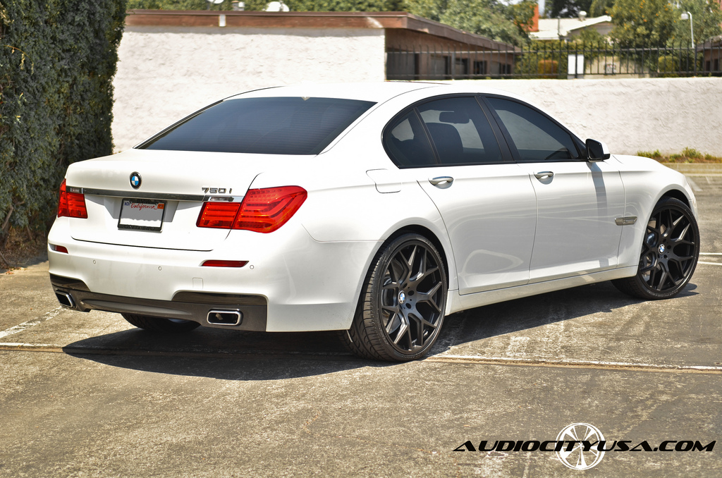 photo 3 BMW 750 custom wheels Giovanna Puerto 22x9.0, ET , tire size 265/30 R22. 22x10.5 ET 295/25 R22