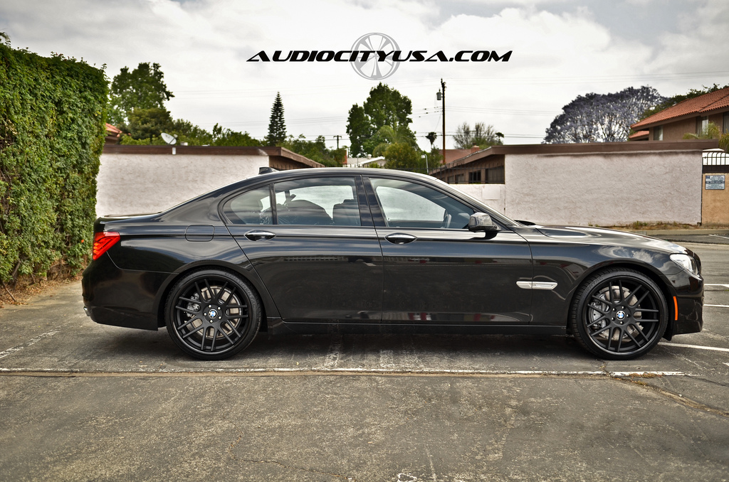 photo 2 BMW 750 custom wheels Gianelle Yerevan 22x9.0, ET , tire size 245/30 R22. 22x10.5 ET 295/25 R22