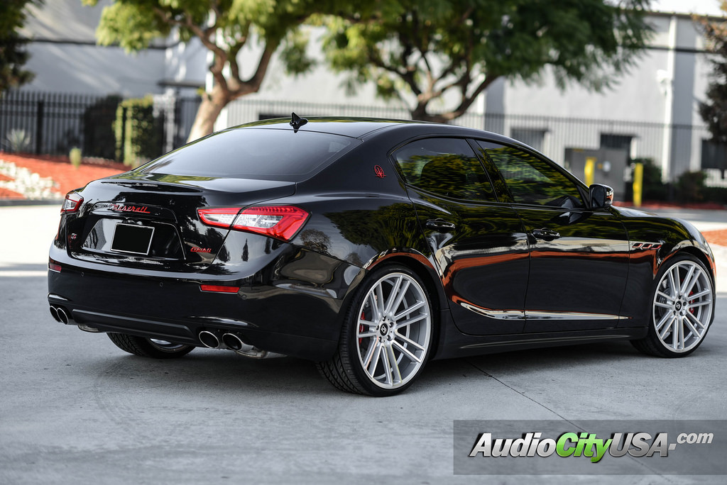 photo 5 Maserati Ghibli custom wheels Koko Kuture Massa 7 22x9.0, ET , tire size 245/30 R22. 22x10.5 ET 295/25 R22