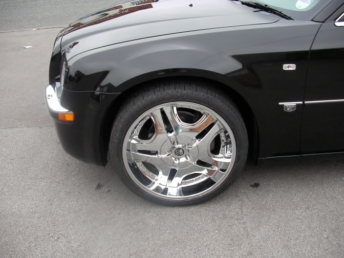 photo 1 Chrysler 300C custom wheels TIS 03 22x, ET , tire size 265/35 R22. x ET 