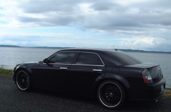 photo 1 Chrysler 300C custom wheels MOZ Rivieras 22x9.0, ET , tire size 265/35 R22. 22x10.5 ET 295/30 R22