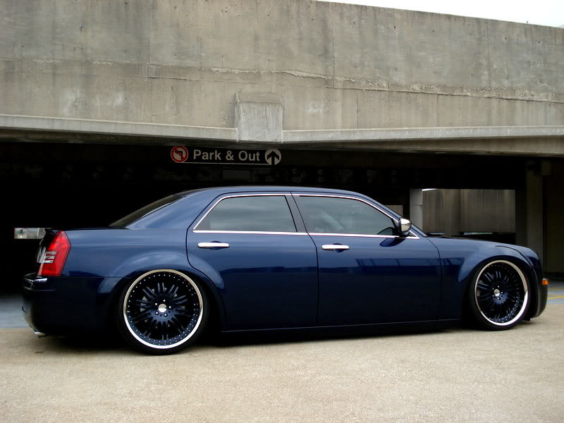 photo 1 Chrysler 300C custom wheels KMC Dimes 22x, ET , tire size X R22. x ET 
