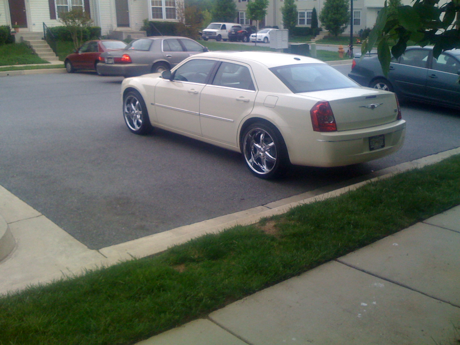photo 3 Chrysler 300C custom wheels Golden GW185 22x, ET , tire size X R22. x ET 