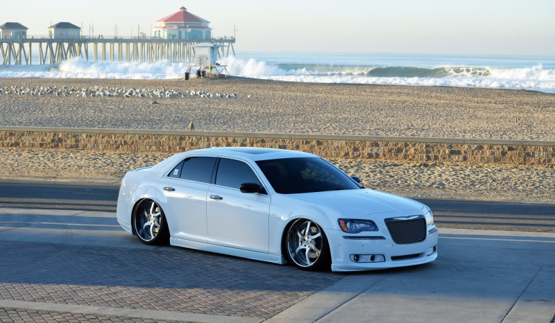 photo 1 Chrysler 300C custom wheels USW  22x9.5, ET , tire size 255/30 R22. 22x10.5 ET 295/25 R22