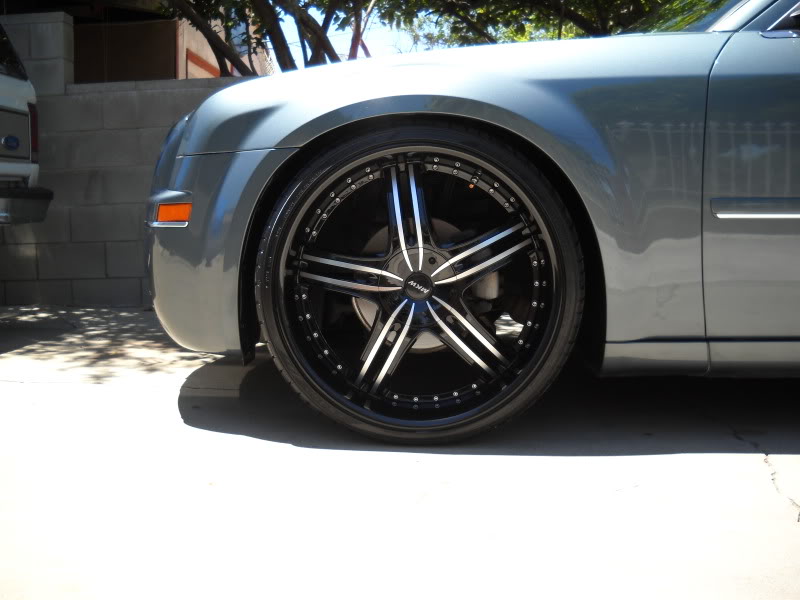 photo 1 Chrysler 300 custom wheels MKW 105 24x, ET +18, tire size 255/30 R24. x ET 