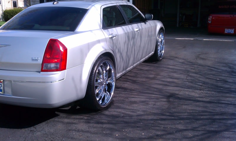 photo 2 Chrysler 300 custom wheels Red Sport 11 24x9.5, ET +13, tire size 255/30 R24. x ET