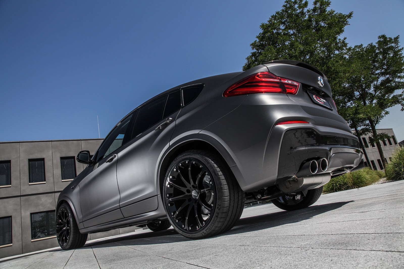 photo 4 BMW X4 custom wheels Hartge Classic 21x, ET , tire size 245/35 R21. x ET 265/30 R
