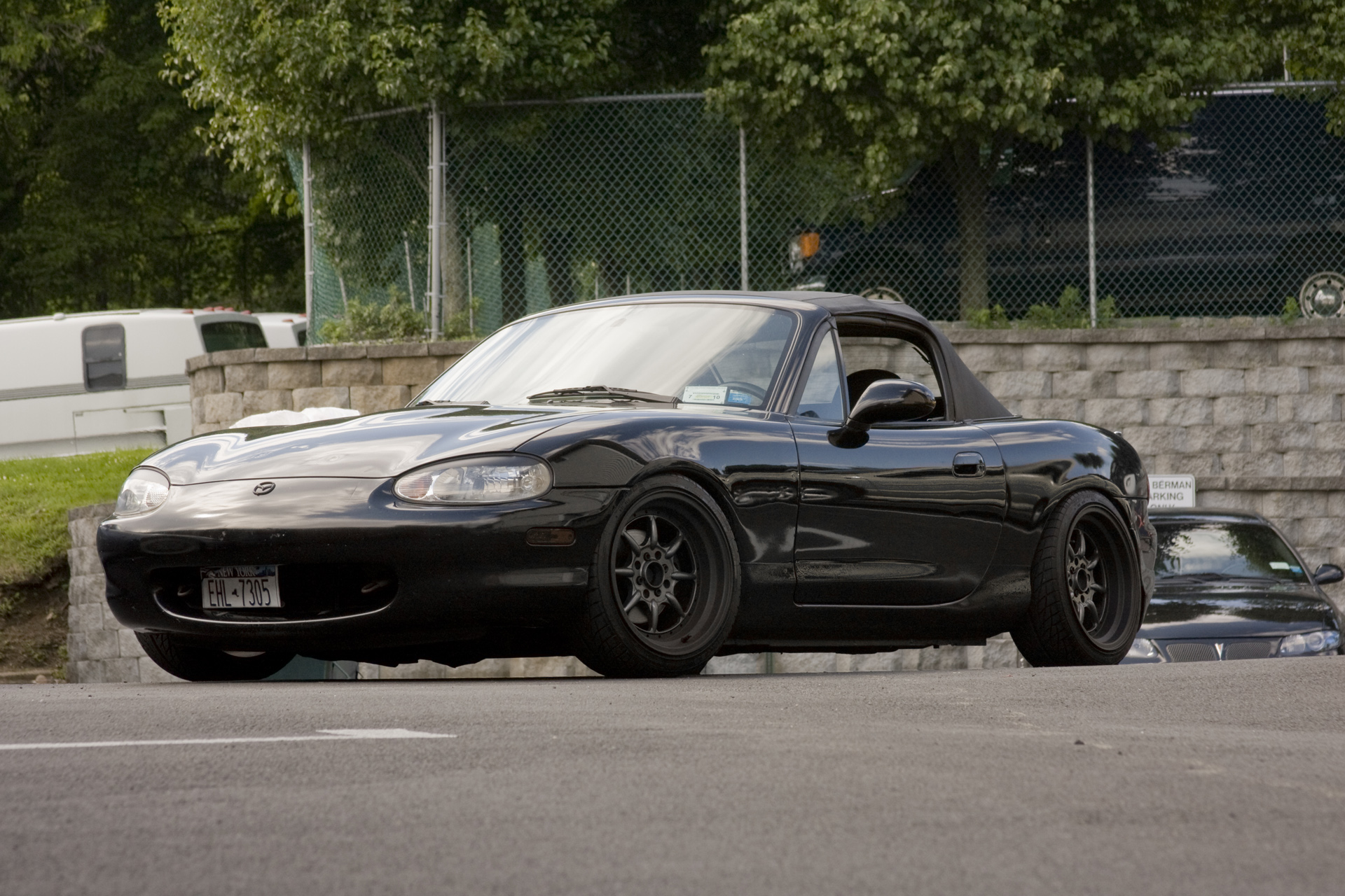 photo 18 Mazda MX-5 Miata custom wheels Sportmax 002 16x8.0, ET 0, tire size 205/40 R16. x ET 