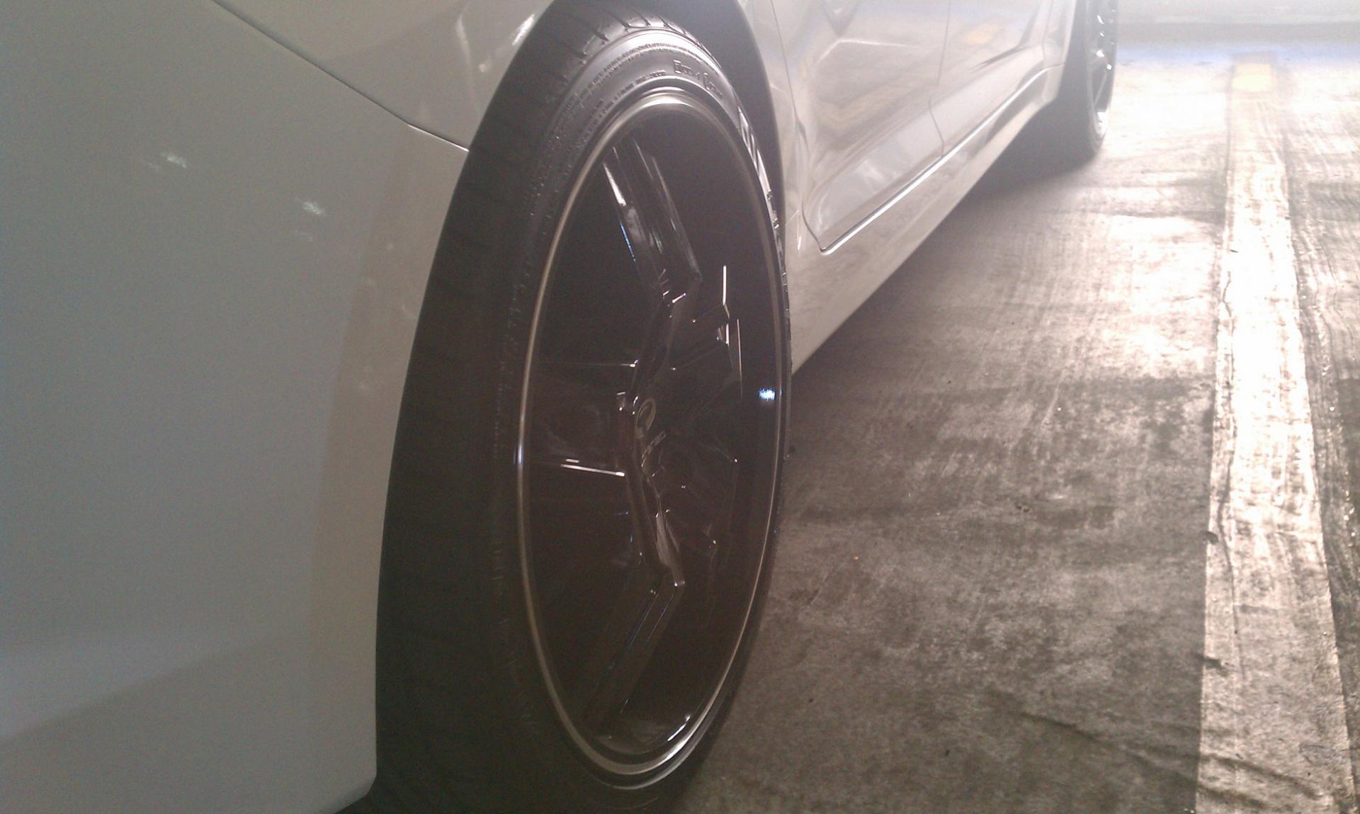 photo 6 Kia Optima custom wheels Lorenzo WL30 20x8.5, ET +38, tire size 245/35 R20. x ET 